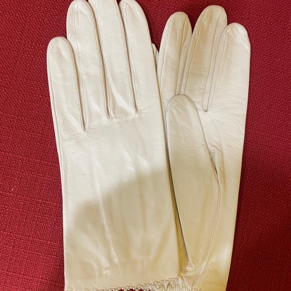 Vintage leather gloves